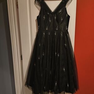 Mac Duggal Black Pearled Cocktail Dress Size 10